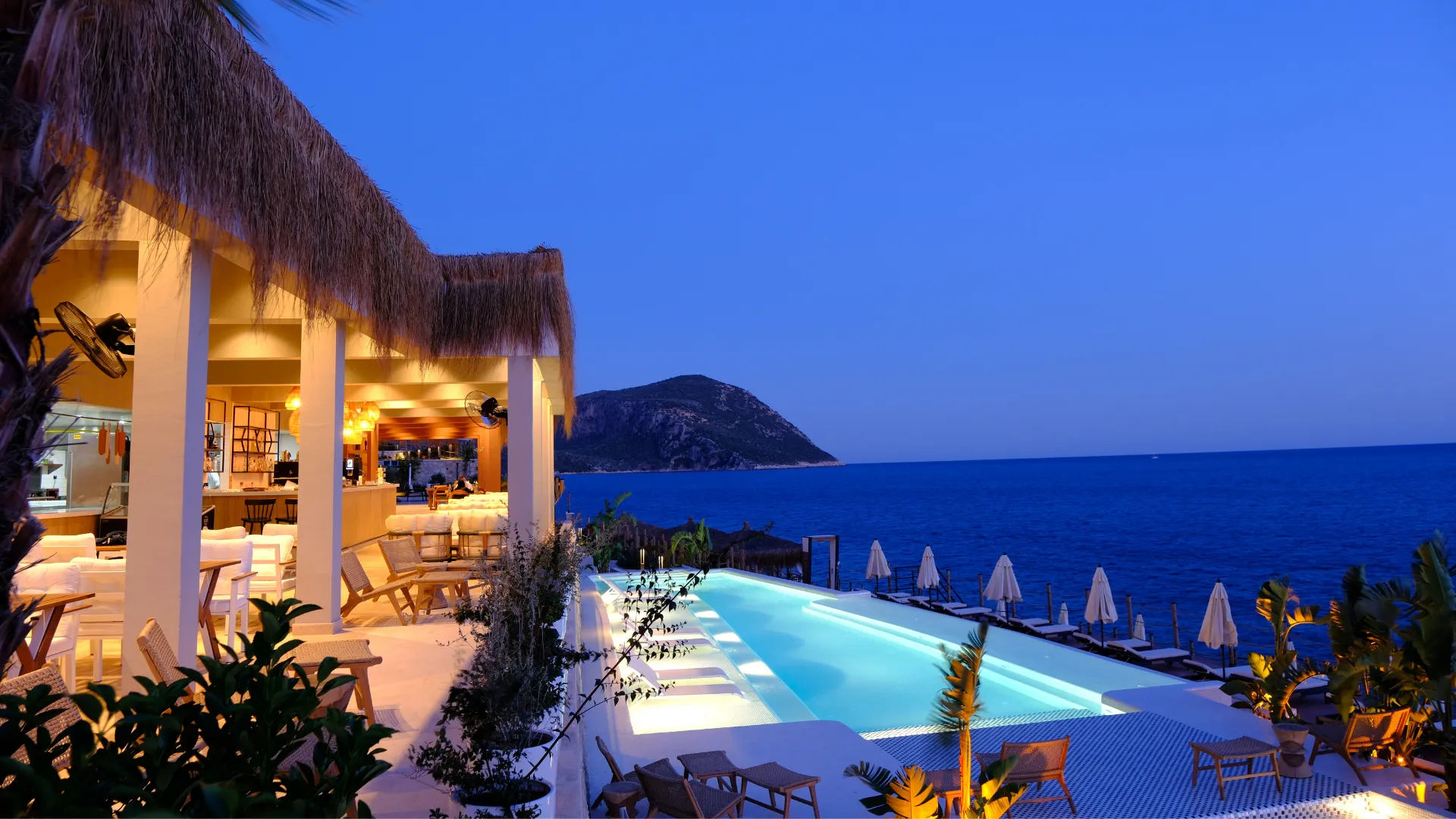 Lures Hotel Adult Only +16